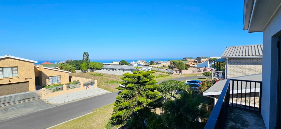 6 Bedroom Property for Sale in Franskraal Western Cape